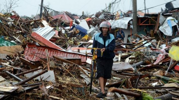 devastacion-dejado-tifon-Filipinas_TINIMA20131110_0078_5